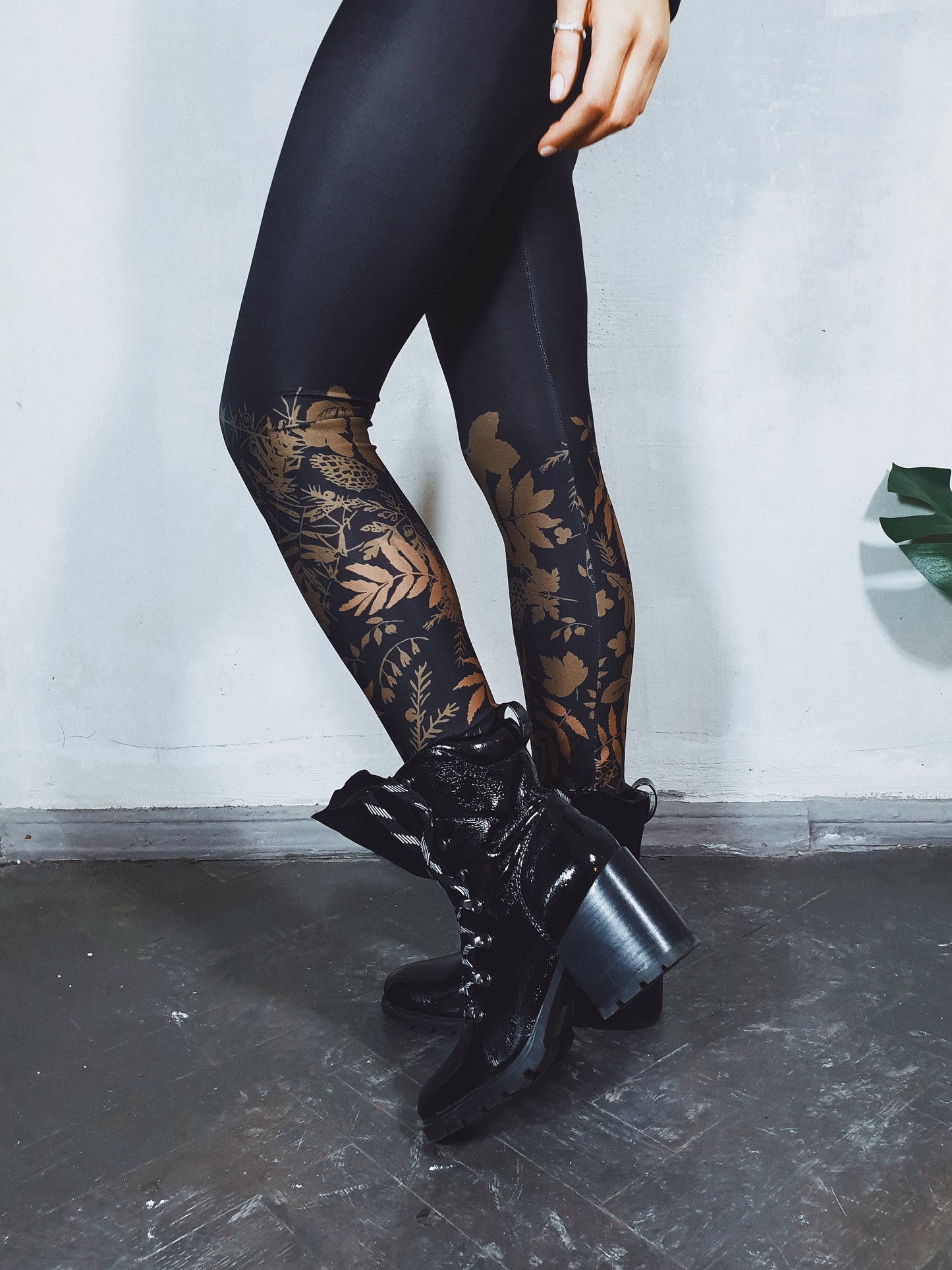 Walk of gold Leggings