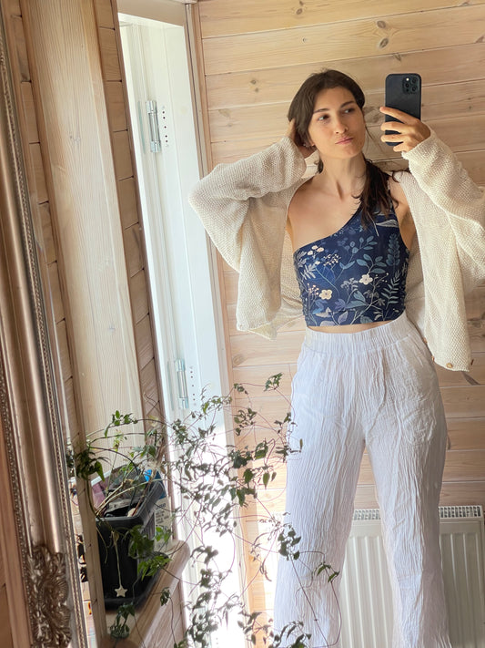 Gentle floral duvet top